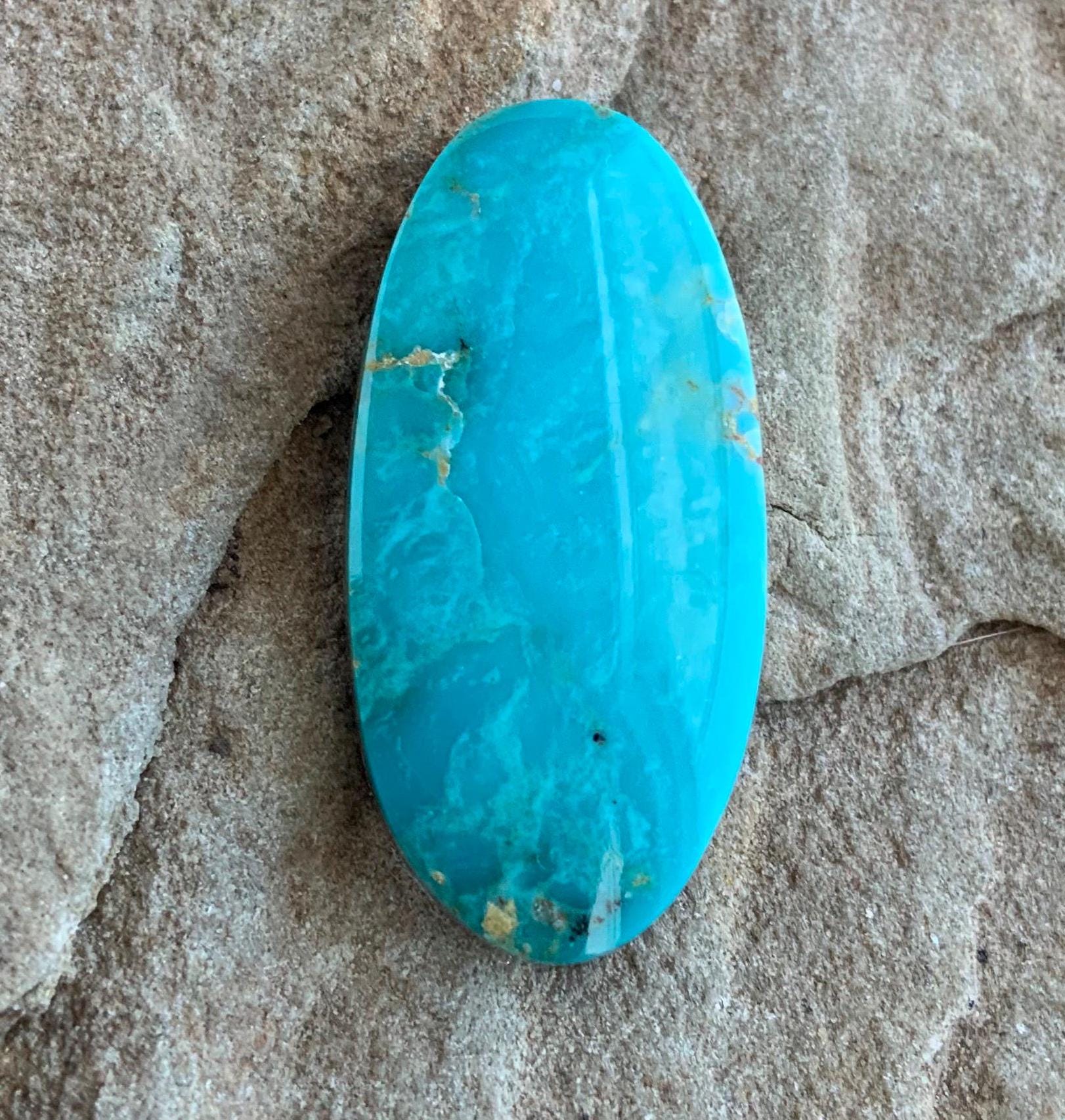 Beautiful Blue Royston Turquoise Oval Cabochon R207