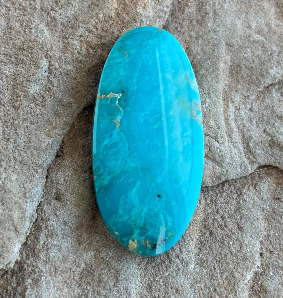 Beautiful Blue Royston Turquoise Oval Cabochon R207
