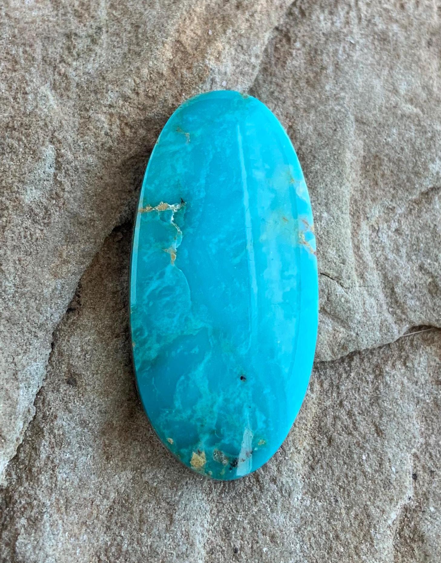 Beautiful Blue Royston Turquoise Oval Cabochon R207