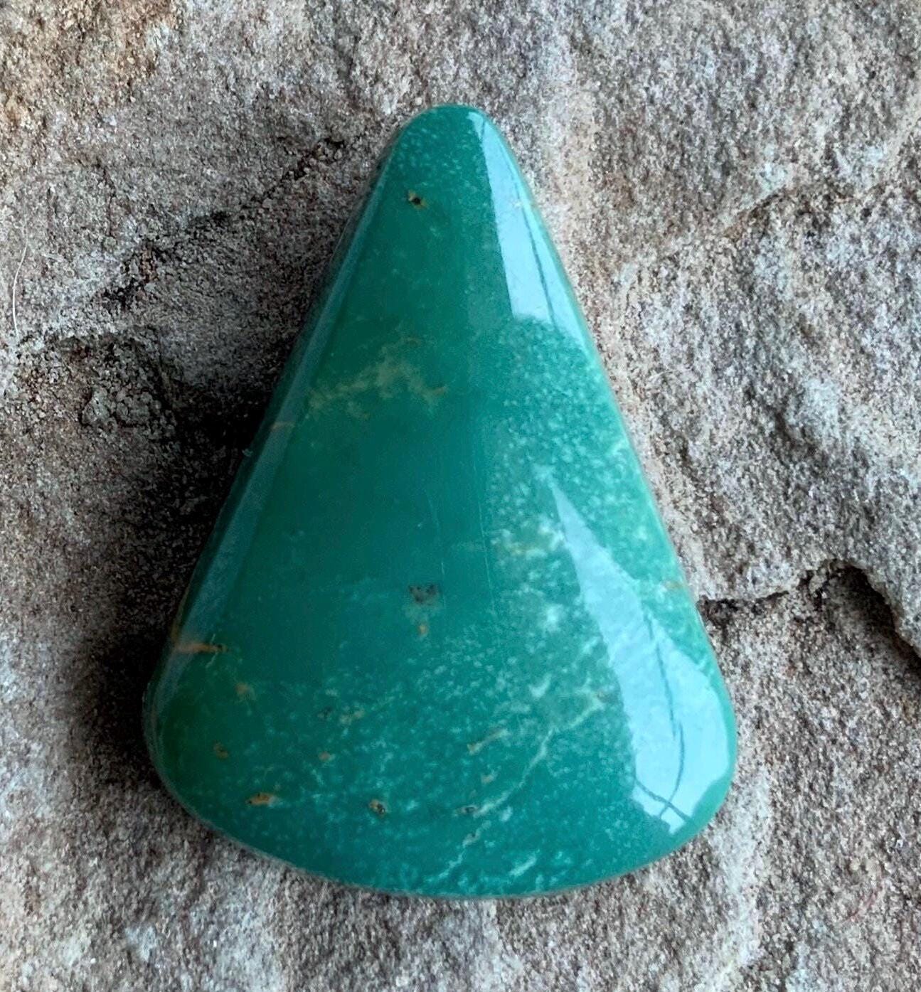 Royston Turquoise Green Triangular Cabochon-Nevada Gemstone R182