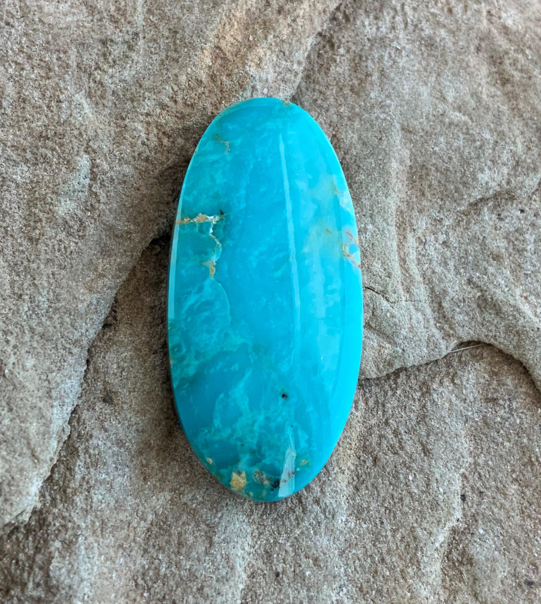 Beautiful Blue Royston Turquoise Oval Cabochon R207