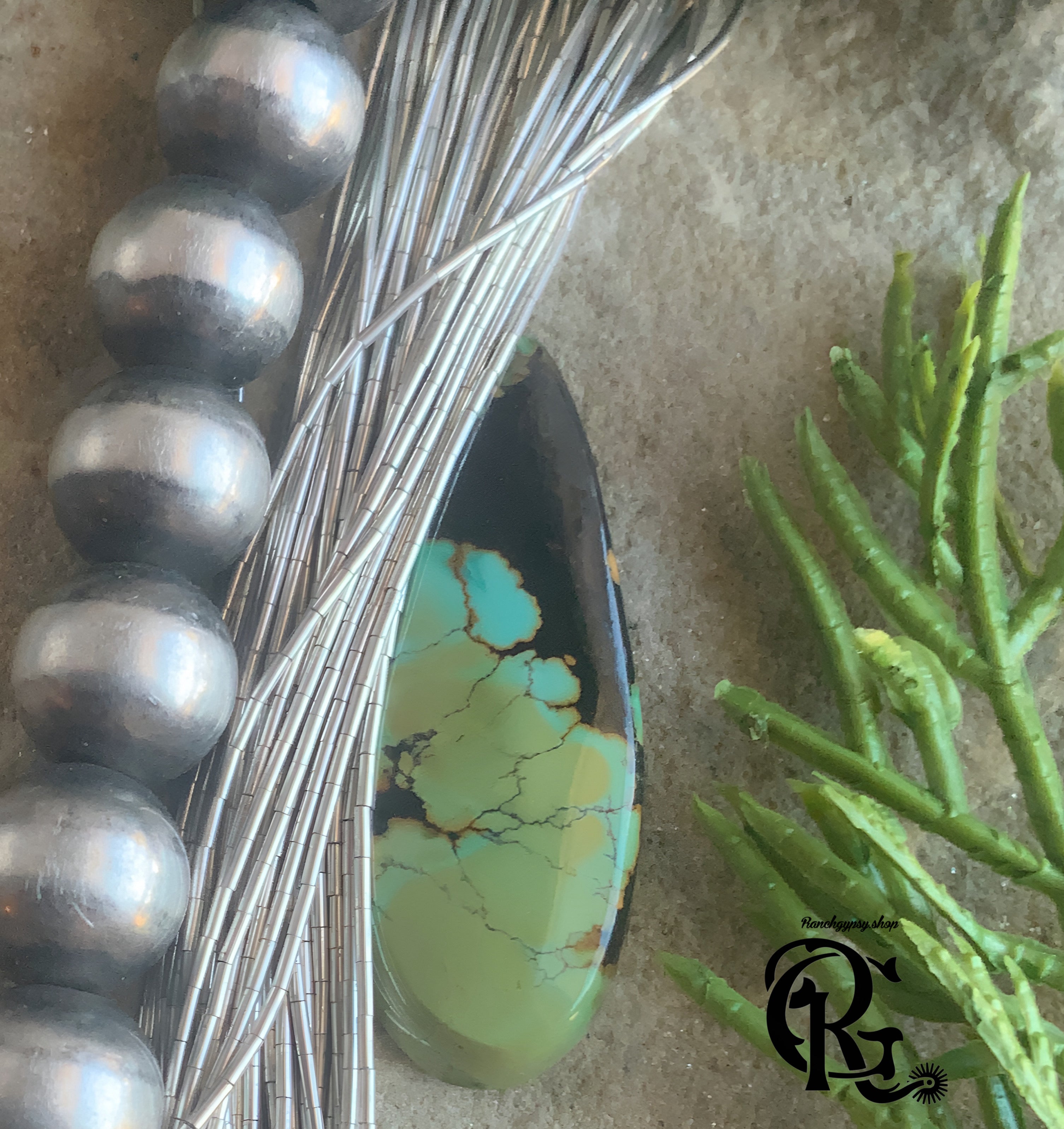 Bao Canyon Elongated Teardrop