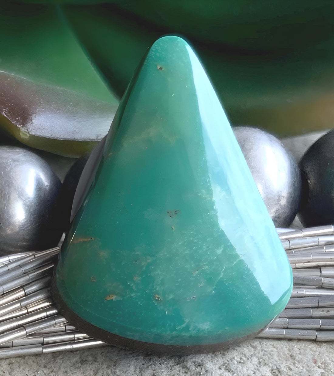 Royston Turquoise Green Triangular Cabochon-Nevada Gemstone R182