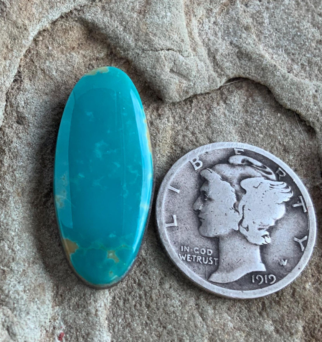 Blue Royston Turquoise Oval Cabochon #R178