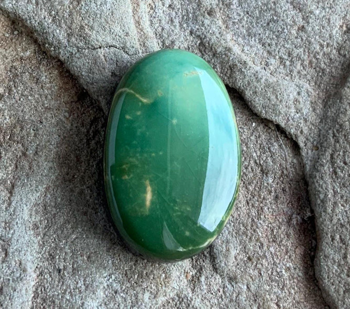 Beautiful Green Royston Turquoise Oval Cabochon